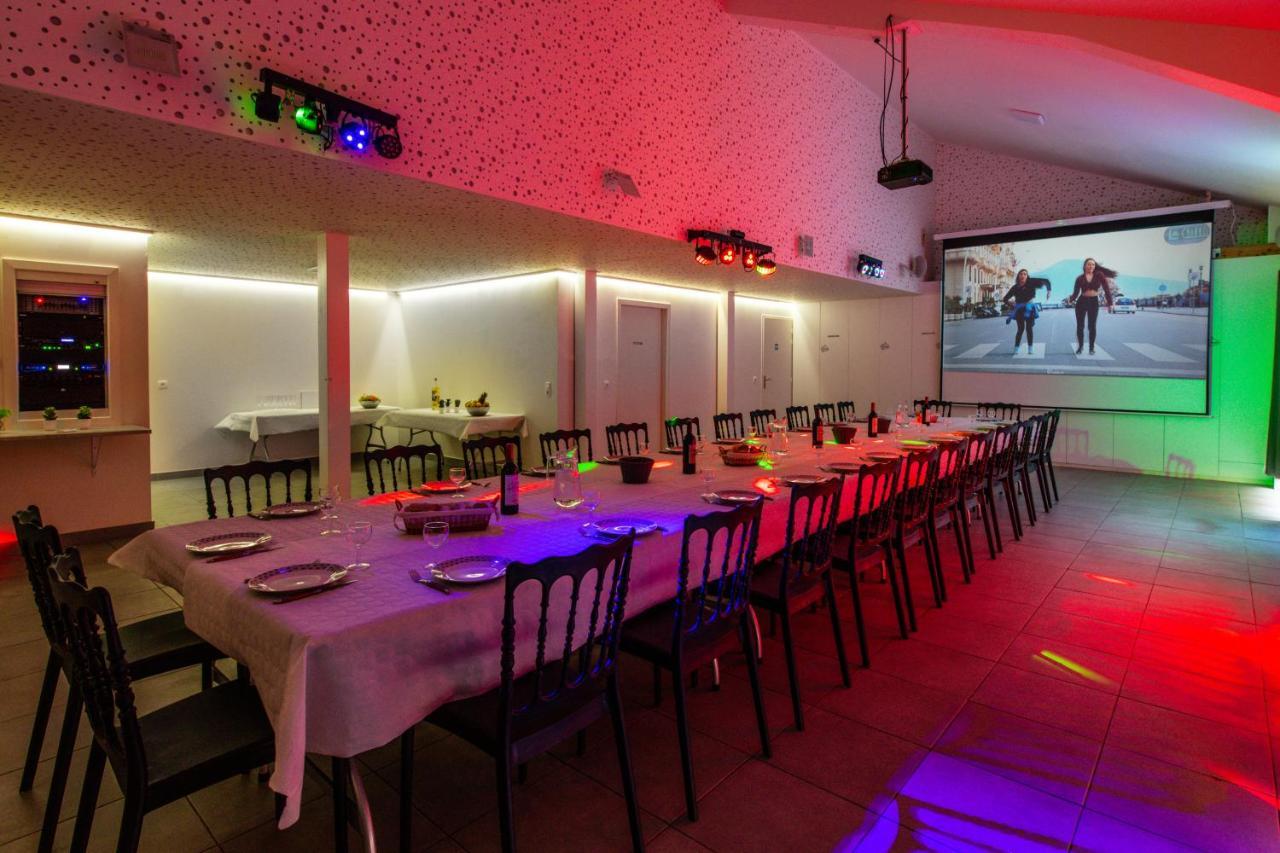 L'Epinette - Gite De Groupe Et Salle De Reception Allevard Zewnętrze zdjęcie