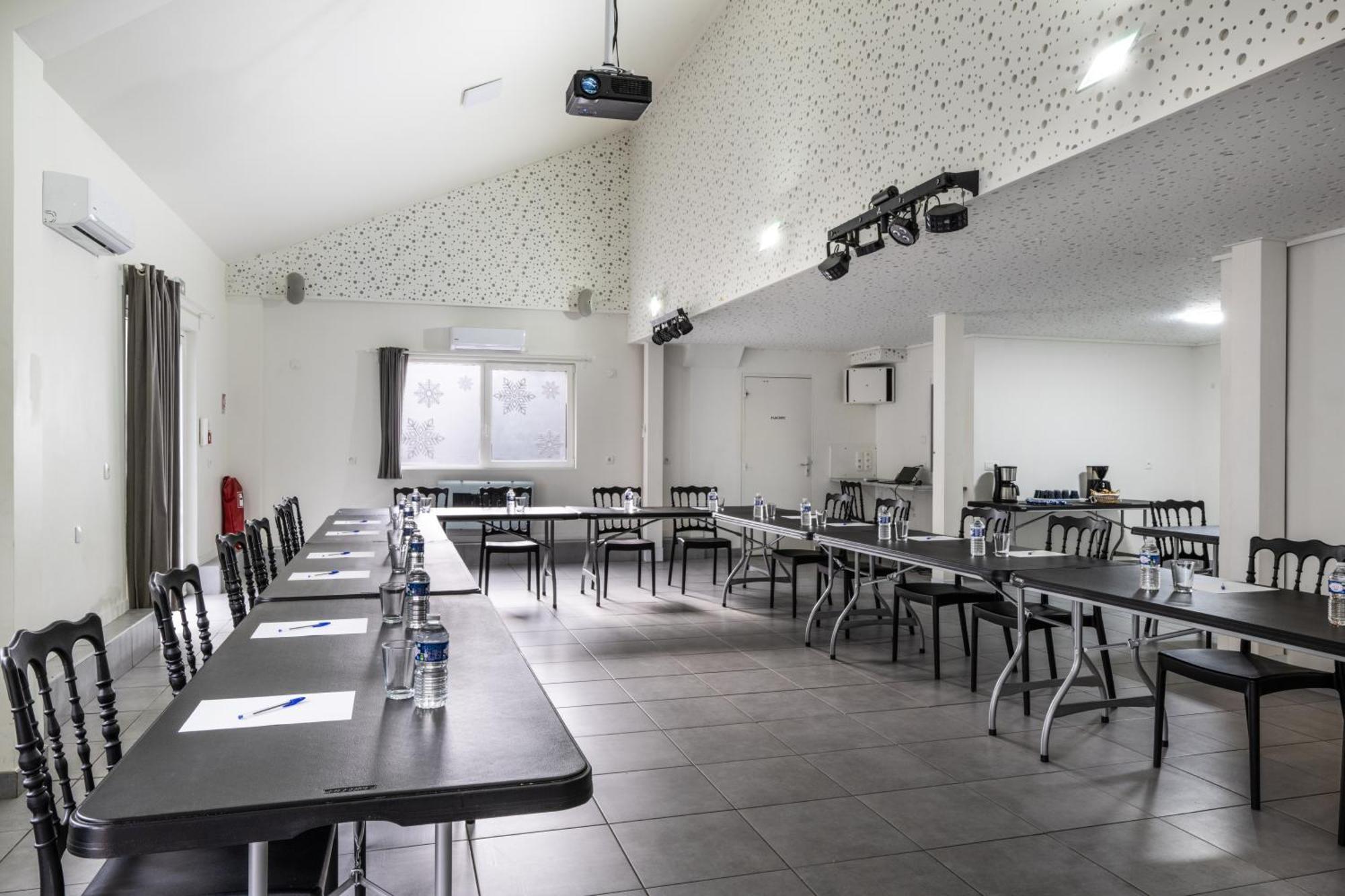 L'Epinette - Gite De Groupe Et Salle De Reception Allevard Zewnętrze zdjęcie